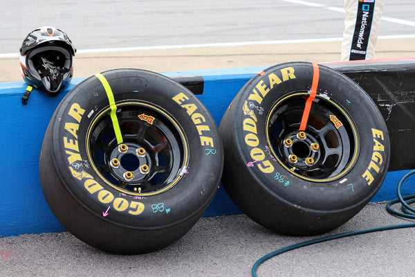 Why the Left Tires Are Not the Same as the Right Ones: NASCAR Tire Compounds, Explained